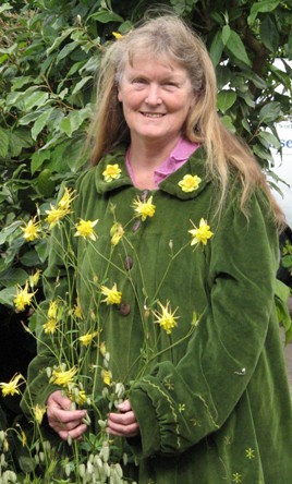Carrie with the tall yellow double 1050